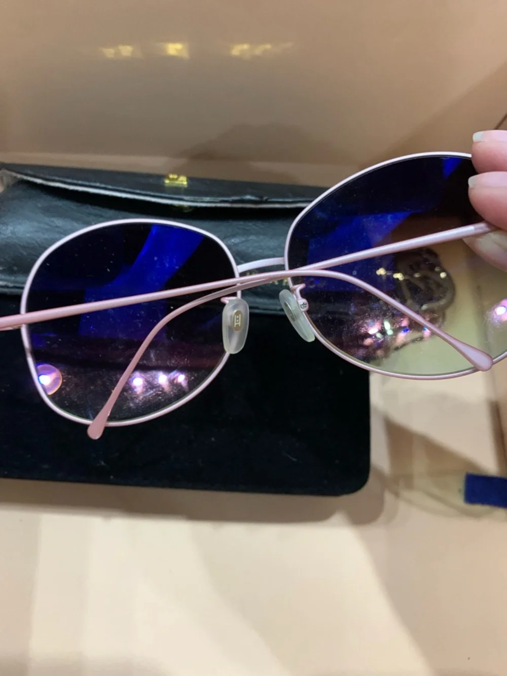 Women’s Pink Round Sunglasses - Fashionable Gradient Lenses